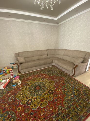 диван угловой кожаный: Бурчтук диван, түсү - Күрөң, Колдонулган