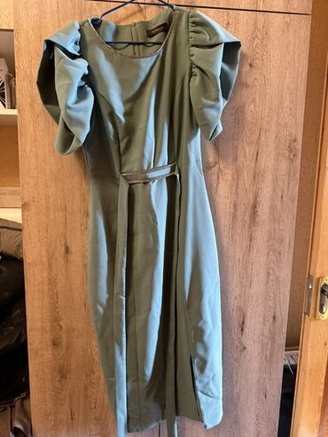 Ziyafət donları: Zərif ziyafət geyimləri – 2 ədəd 1) Yaşıl-qara uzun don - Parlaq — 16