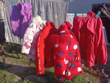 одежды для малышей: Три зимние и две осенне - весенние куртки на девочку 3-5 лет