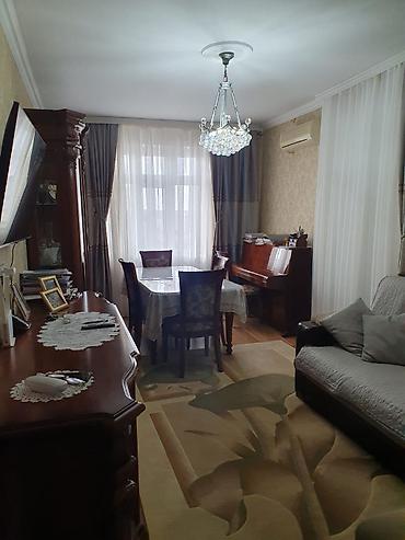 razin: Bakı, Bakıxanov qəs., 2 otaqlı, Köhnə tikili, m. Neftçilər, 60 kv. m — 1