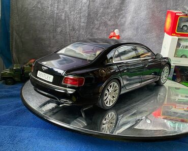 Avtomobil modelləri: Коллекционная модель Bentley Flying Spur W12 Diamond Black 2012 — 17