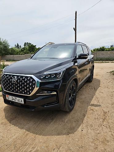rex: SsangYong Rexton, черный SUV - Кузов: 5‑дверный внедорожник — 6