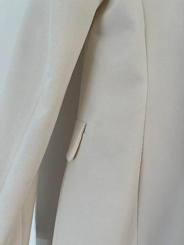 marka only: Elegantni ženski sako Koton Business - Boja: nežna krem/bela - Model — 7