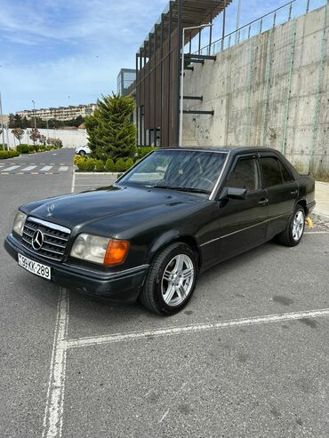Mercedes-Benz E 280: | 1993 il Sedan