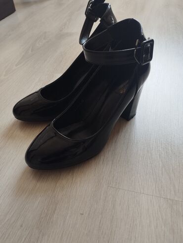 обувь из войлока: Туфли 40, цвет - Черный