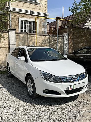 mers w212: BYD E5: 2017 г., Робот, Электромобиль, Седан — 1