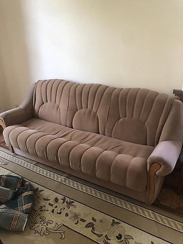 Диван классического дизайна at lalafo.kg Диван классического дизайна