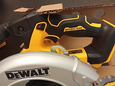 kreditle drel: Məhsul: DeWALT 20V Max Brushless Dairəvi Mişar (6-1/2” / 165 mm) — 2
