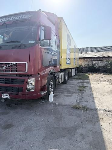 тракторный притсеп: Тягач, Volvo, 2002 г., Холодильник, рефрижератор — 2
