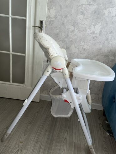 Mothercare firmasi Uşaqlar üçün tənzimlənən hündür yemək stolu. Açıq