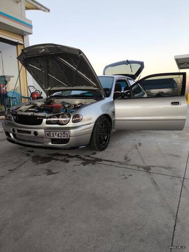 Toyota: Toyota Corolla: 1.3 l. | 2001 έ. Χάτσμπακ — 4