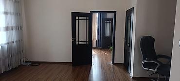 Продажа коттеджей и домов: 🏡Продаётся 2-этажный дом в центральный части г. Бишкек. Тихий — 9
