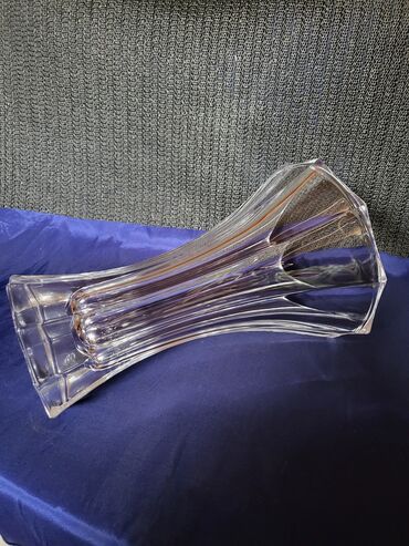 Vaze i saksije: Vaza, Staklo, Novo na lalafo.rs — 14 Vaze i saksije: Vaza, Staklo, Novo — 14