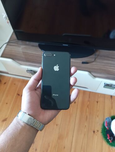 Мобильные телефоны: IPhone 8 Plus, 64 ГБ