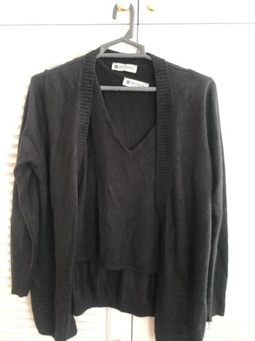 Dəstlər, kostyumlar: Qadın geyimləri dəsti 1) Qara don - Uzun, V-yaxa, sarğı (wrap) — 13