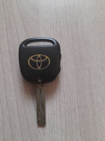 ключ машины: Ключ Toyota Б/у