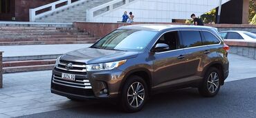 Toyota: Toyota Highlander: 2019 г., 3.5 л, Типтроник, Бензин, Кроссовер