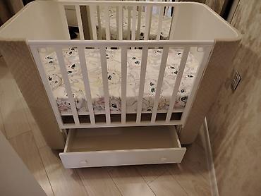 lay lay matras: Uşaq beşiyi – ağ rəngdə, təhlükəsiz barmaqlıqlı model - Rəng və — 3