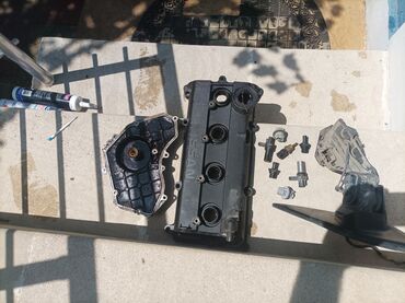 maşın üçün qoltuqaltı: Nissan markalı avtomobillər üçün nəzərdə tutulmuş klapan qapağı. Qara