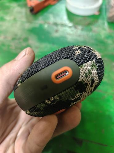 oglan ucun canta: JBL Clip 5 portativ Bluetooth kolonka – kamuflyaj dizayn - Model: JBL — 3