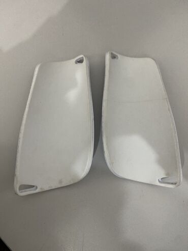 велик буву: Накладки-щитки для голени (футбольные). - Цвет: белый, глянцевые