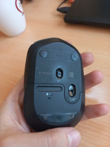 kalonka islenmis: Orjinal Logitech m170, yeni kimidir. batareya ilə işləyir. 12 aya