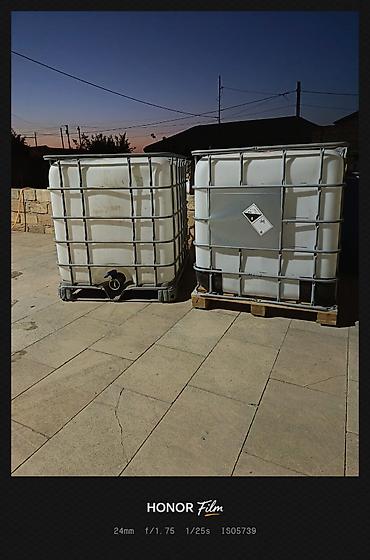 konteynerdən mağaza: IBC konteynerlər (1000 litr) – metal karkaslı, plastik çənli, palet — 1