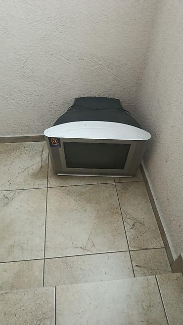 Кинескопный телевизор (CRT), серебристый корпус, диагональ экрана