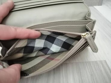 Άλλα: Burberry leather wallet in very good condition, many compartments as — 7