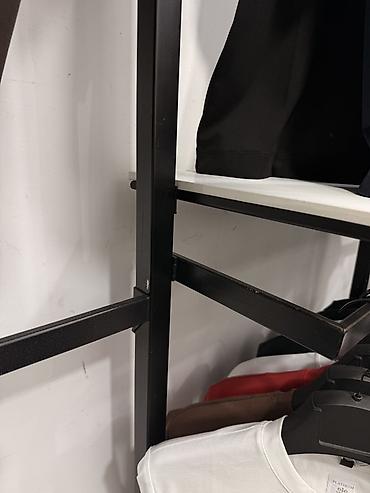 taxta rəf: Mağaza üçün divar tipli geyim rəfi sistemi - Material: toz boya — 2