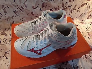 Patike: Mizuno Wave Voltage ženske patike za odbojku – bele sa crvenim — 2