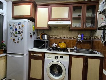 ремонт мебель кухня: 🐞140 Azn satılır.Üstündə Moyka,və qaz verilir.Ünvan:Xətai.
A1(4047)
