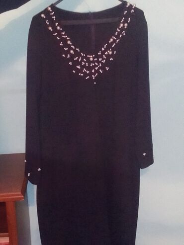 красивые платья на прокат в баку: - 2 ədəd qadın paltarı dəsti. - Qara rəngli, dizə qədər uzunluqda düz