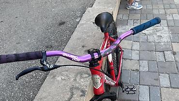 gurcustan velosiped bazari: Problemi yoxdu əla vəziyətdədi orjinal shimano top var üstündə — 3