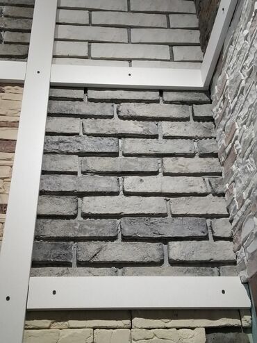 zal ucun oboylar 2023: Dekorativ fasad/divar örtüyü – kərpic və təbii daş fakturalı panellər