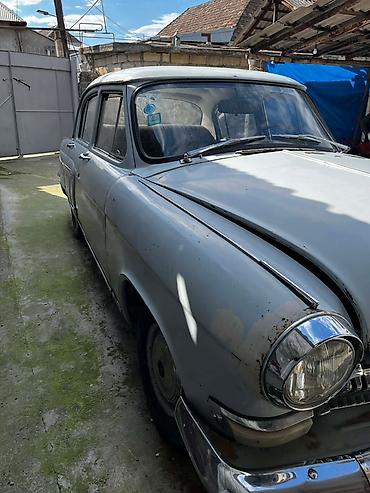 ГАЗ: GAZ-21 Volqa, klassik sovet sedanı Xüsusiyyətlər: - Korpus: 4 qapılı — 4