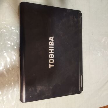 Мониторы: Adapteri yoxdur .Toshiba Satellite L40 modeli noutbuk. Qara rəngli üst