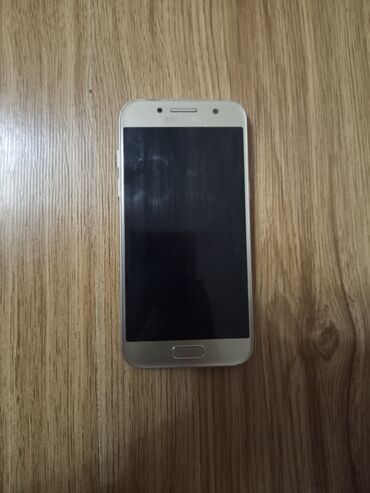 с22 ультра: Samsung Galaxy A3 2017, Б/у, 2 ГБ, цвет - Золотой, 2 SIM