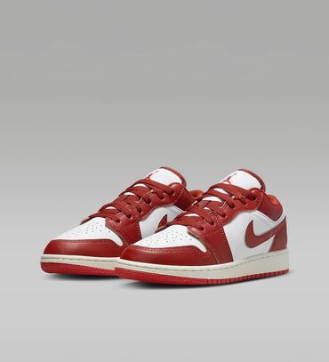 jordan оригинал: Продаю Nike Jordan оригинал 100% Заказывали с США (размер 39) подходит