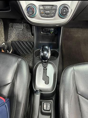 renault duster: Chevrolet Spark: 2016 г., 0.9 л, Автомат, Бензин, Хэтчбэк — 9