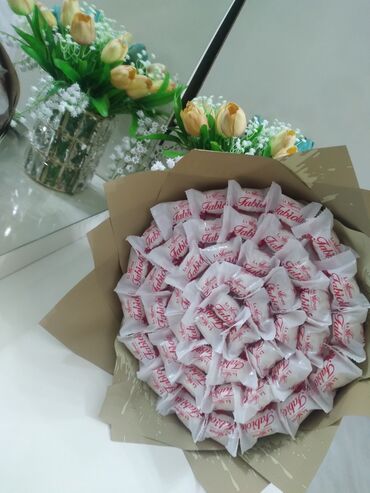 İnformatika: Şakaladlı gül püketleri isdediyniz qiymete gül şakalad puşeti yığılır