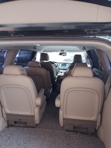 Kia: Kia Carnival / Grand Carnival miniven - Kuzov: qara rəng, geniş və — 17