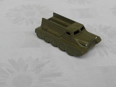 pertini toys лазаревац – слике: SSSR vojni transporter 8,5 cm. kao nov