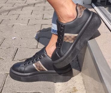 Women's Sneakers and athletic shoes: 41 na lalafo.rs — 3 Women's Sneakers and athletic shoes: 41 — 3