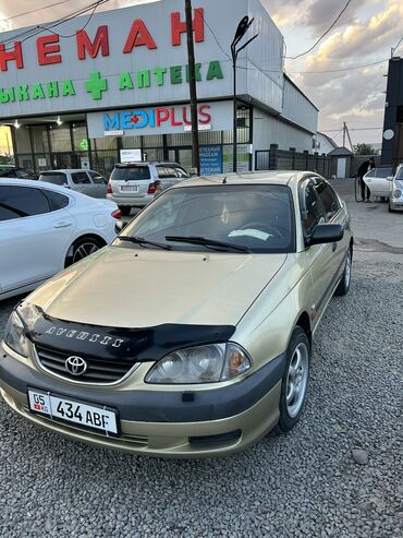 срочно продать машину: Toyota Avensis: 2001 г., 1.8 л, Механика, Бензин, Седан
