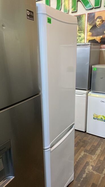 ikinci əl siyuducu: Ağ rəngli iki qapılı soyuducu - Alt hissədə dondurucu, yuxarıda əsas