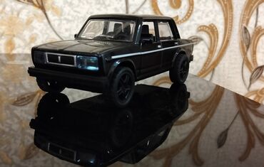 ваза стеклянная прозрачная высокая без узора: 2025 год, 1:24, Железо, Самовывоз