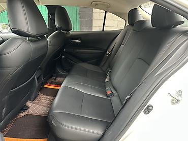 Toyota: Toyota Corolla: 2022 г., Гибрид, Седан — 5