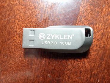 laptop stand: Flash kart 16 GB, USB 3.0, Yeni