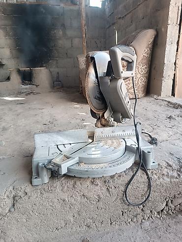 чоп орчу: Угол пила Ураган RP25501 Характеристики: - Питание: 230 В, 50 Гц - — 3
